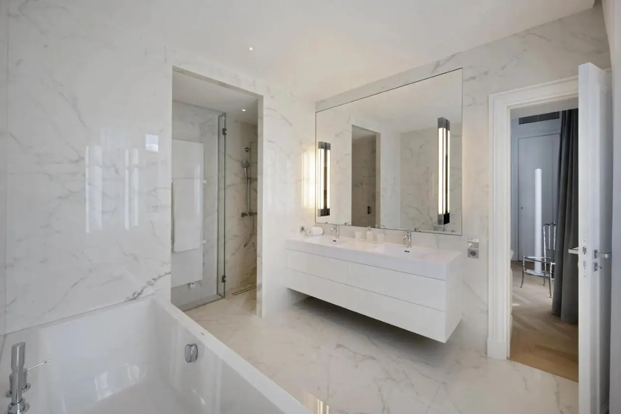 5 Bedroom Luxury Duplex Near Tour Eiffel Apartment