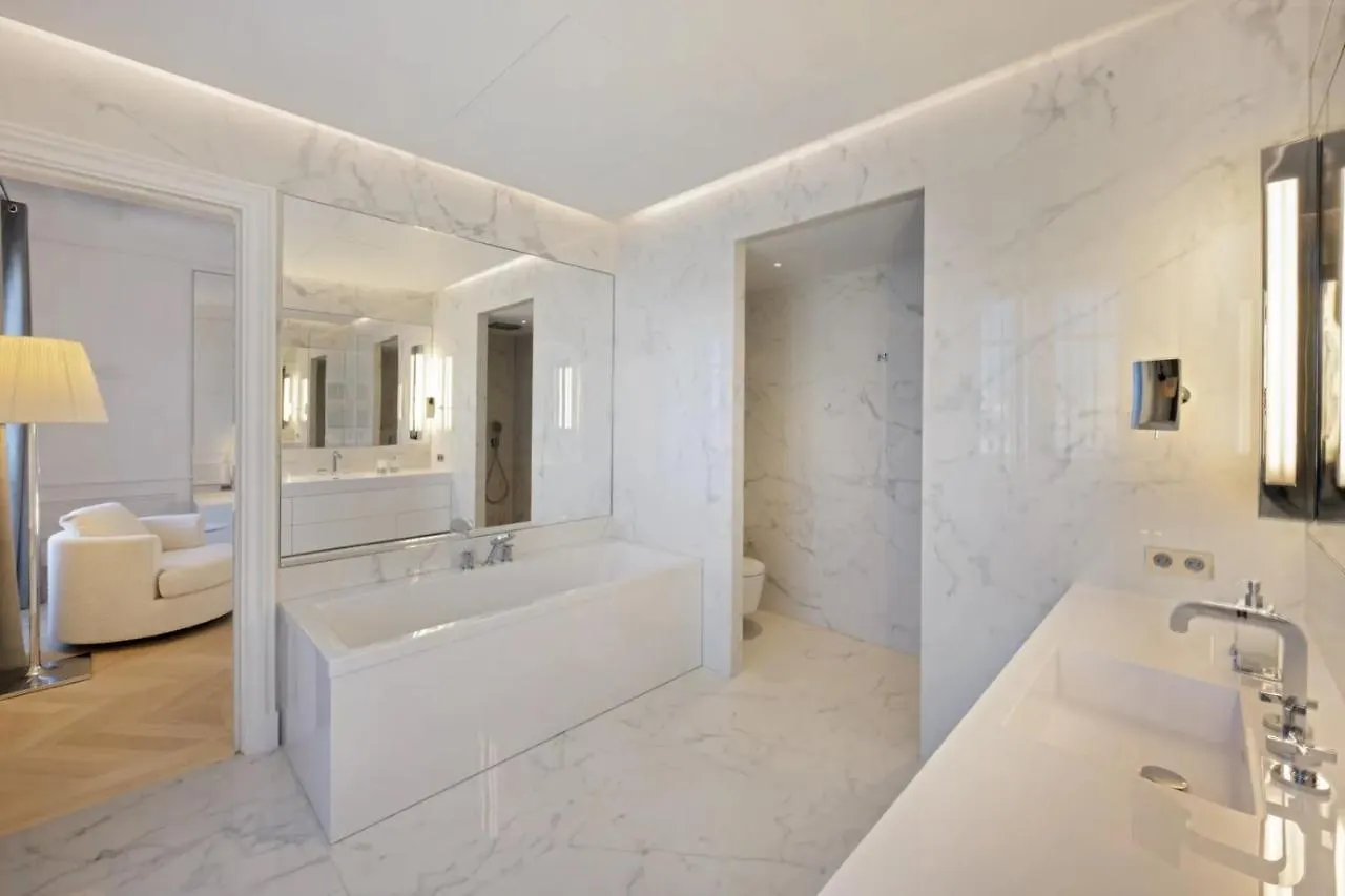 5 Bedroom Luxury Duplex Near Tour Eiffel
